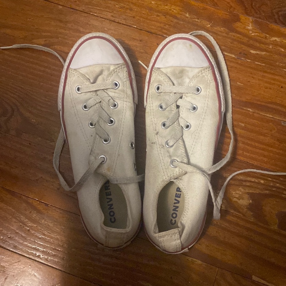 White Low Converse